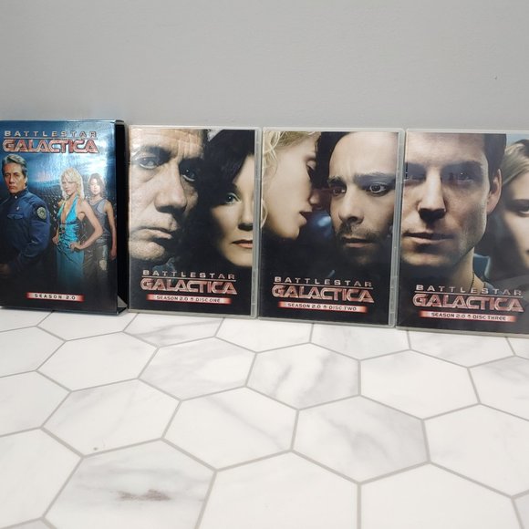 BATTLESTAR GALACTICA Collector Series Seasons 2, 2.5, 3, Razor, 4&4.5 -19 discs. - Picture 5 of 14